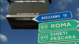 Contromano sull’A25, paura in Abruzzo: ritiro di patente per il guidatore
